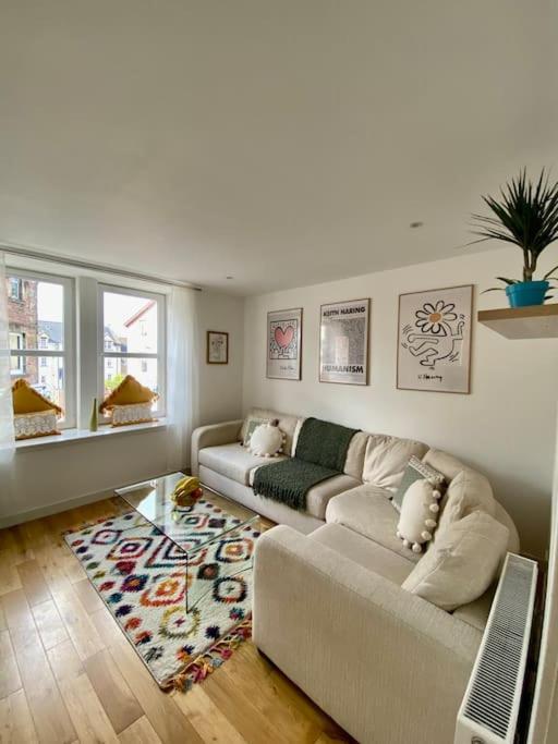 3-Bedroom Flat In The City Centre Next To The River Ness Inverness Exterior foto