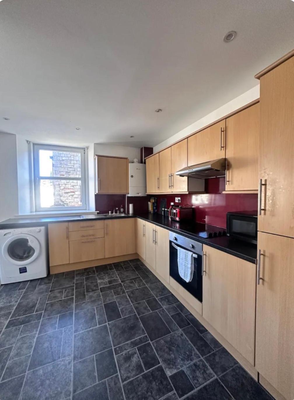 3-Bedroom Flat In The City Centre Next To The River Ness Inverness Exterior foto