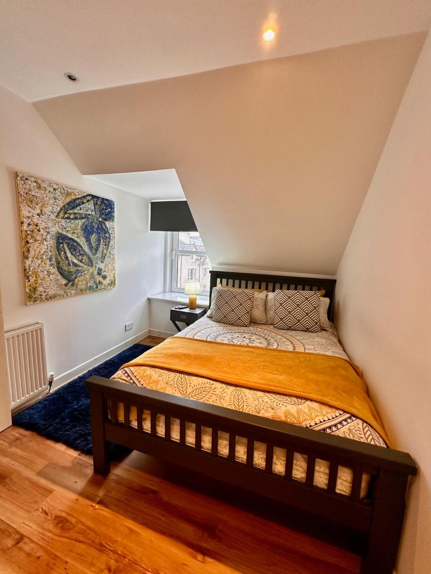 3-Bedroom Flat In The City Centre Next To The River Ness Inverness Exterior foto